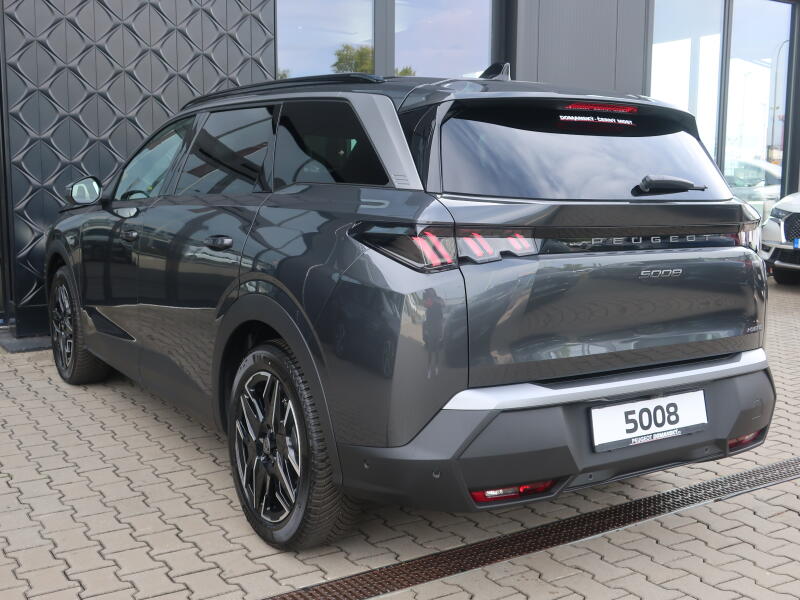 Vozidlo Peugeot 5008