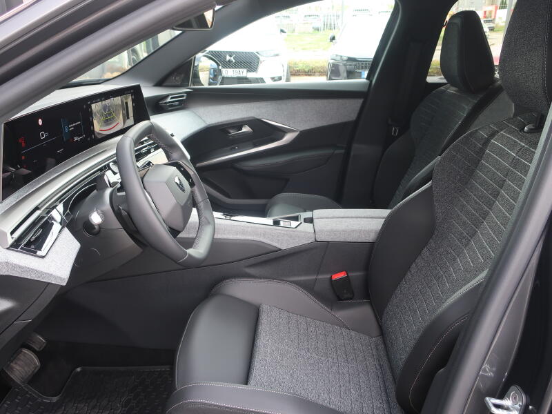 Vozidlo Peugeot 5008