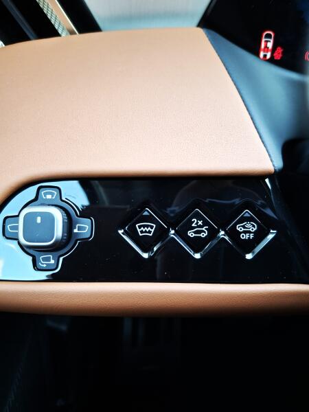 Vozidlo DS Automobiles DS N°8