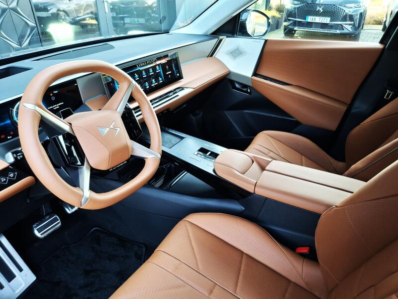 Vozidlo DS Automobiles DS N°8