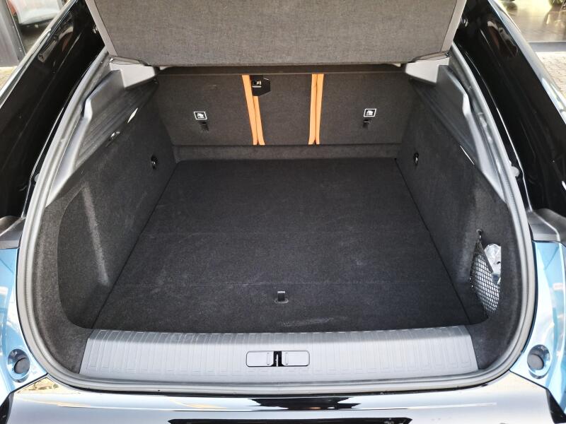 Vozidlo DS Automobiles DS N°8