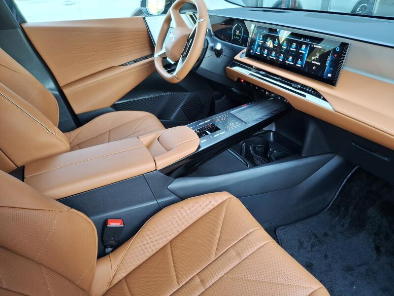 Vozidlo DS Automobiles DS N°8