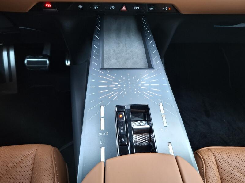 Vozidlo DS Automobiles DS N°8