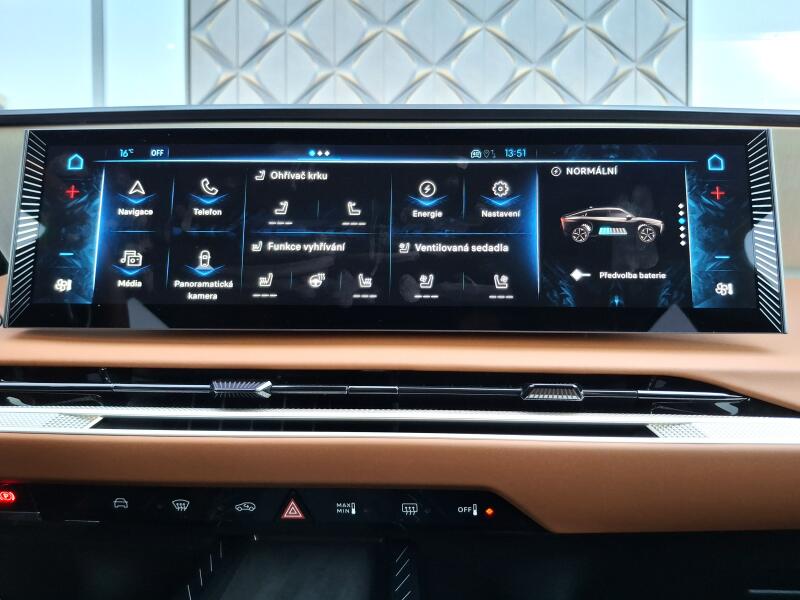 Vozidlo DS Automobiles DS N°8