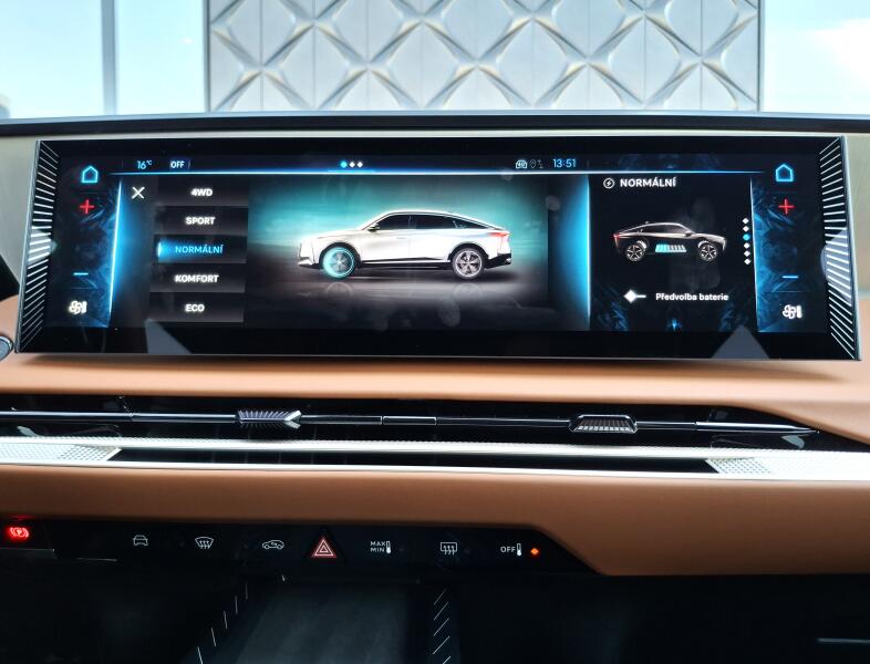 Vozidlo DS Automobiles DS N°8