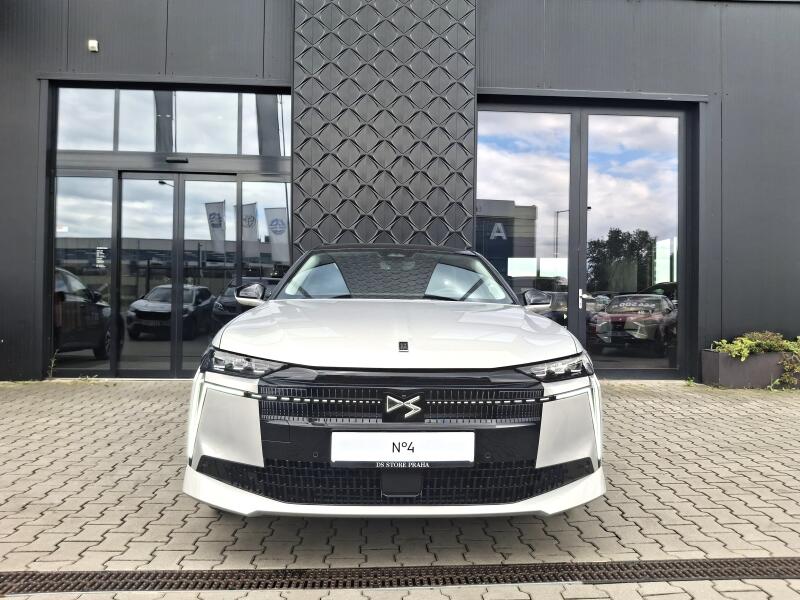 DS Automobiles DS N°4