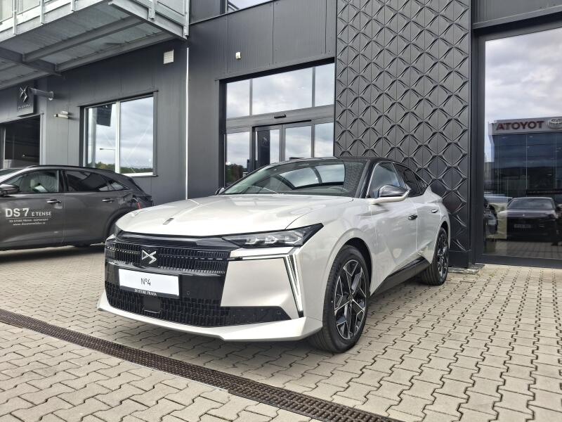 DS Automobiles DS N°4