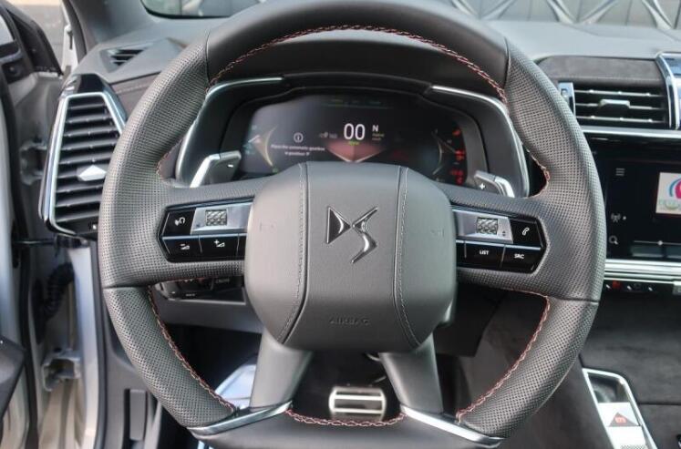 Vozidlo DS Automobiles DS7