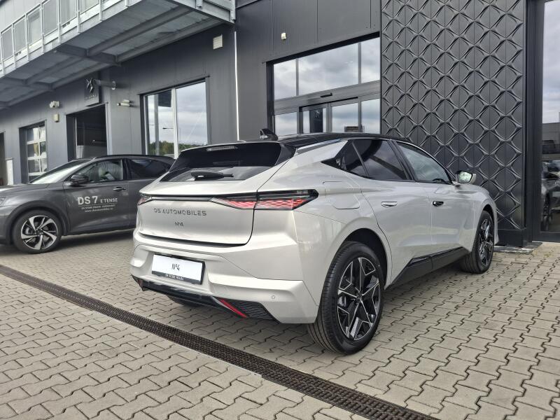 Vozidlo DS Automobiles DS N°4