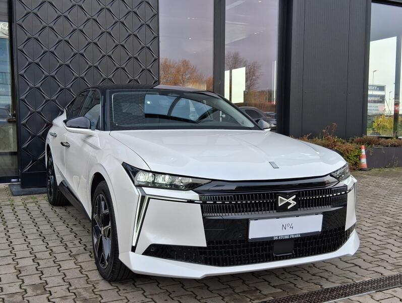 DS Automobiles DS N°4