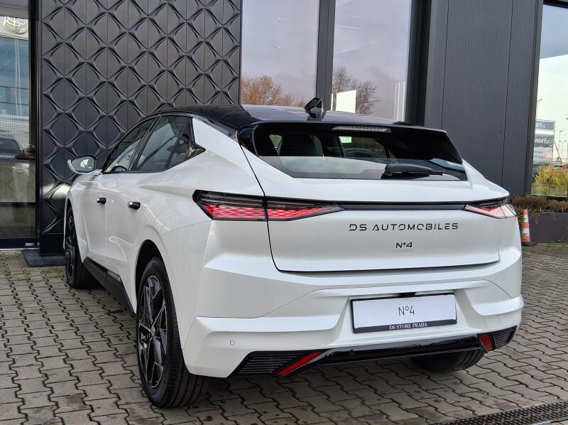 Vozidlo DS Automobiles DS N°4