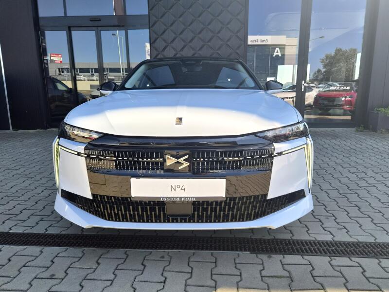 DS Automobiles DS N°4