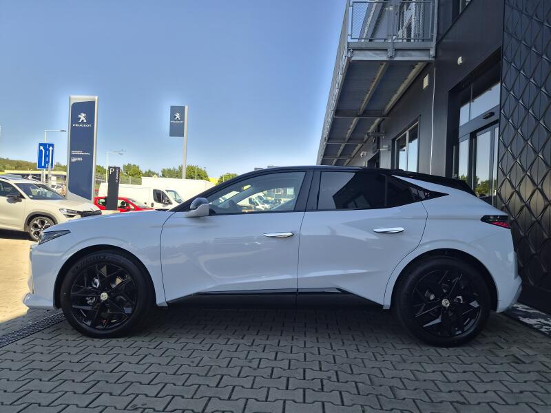 Vozidlo DS Automobiles DS N°4