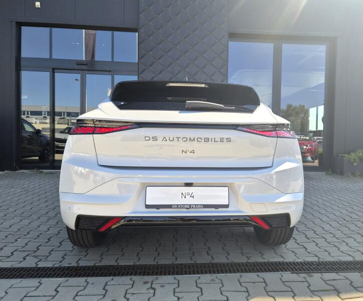 Vozidlo DS Automobiles DS N°4