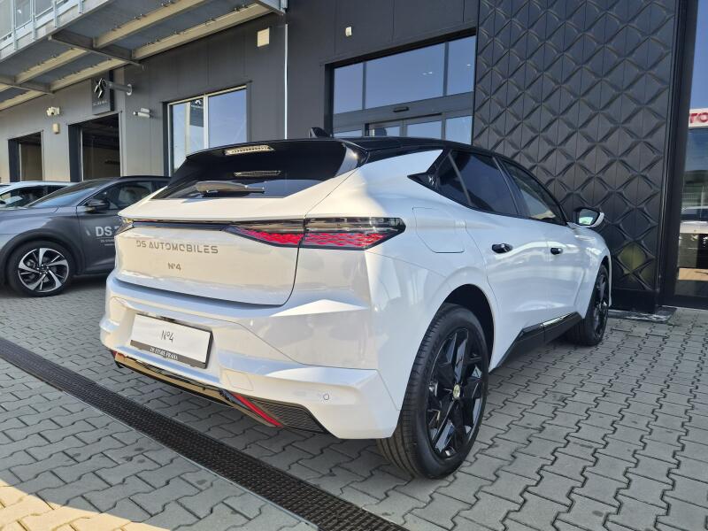 Vozidlo DS Automobiles DS N°4