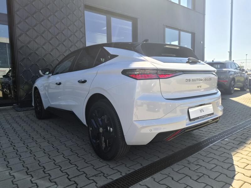 Vozidlo DS Automobiles DS N°4