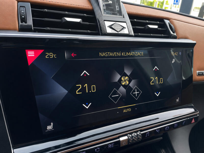Vozidlo DS Automobiles DS7 Crossback