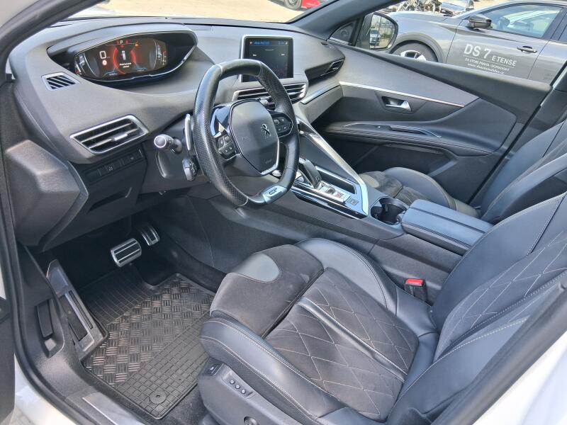 Vozidlo Peugeot 5008