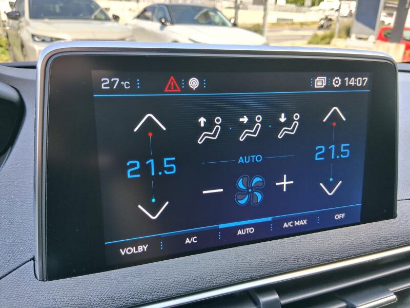 Vozidlo Peugeot 5008