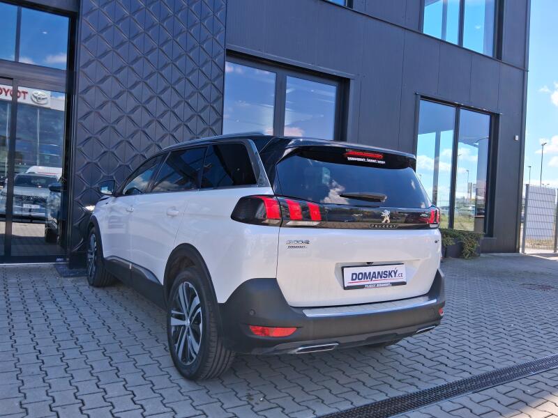 Vozidlo Peugeot 5008
