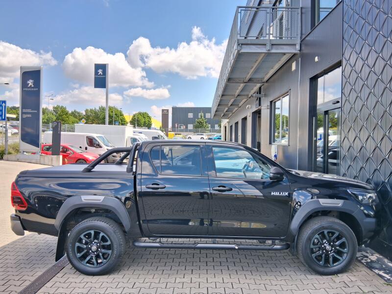 Vozidlo Toyota Hilux