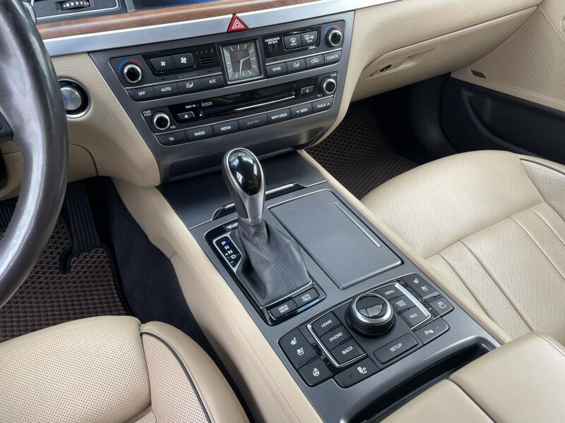 Vozidlo Hyundai Genesis