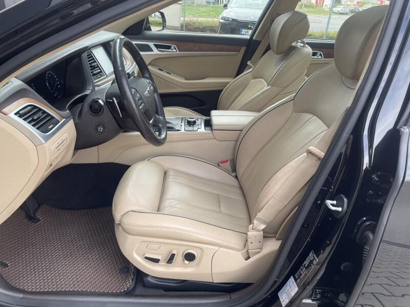 Vozidlo Hyundai Genesis