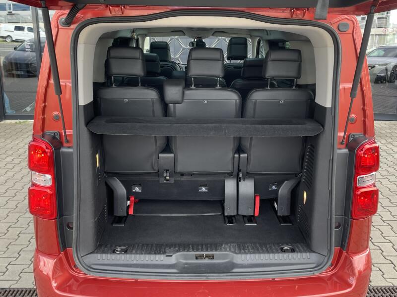 Vozidlo Peugeot Traveller