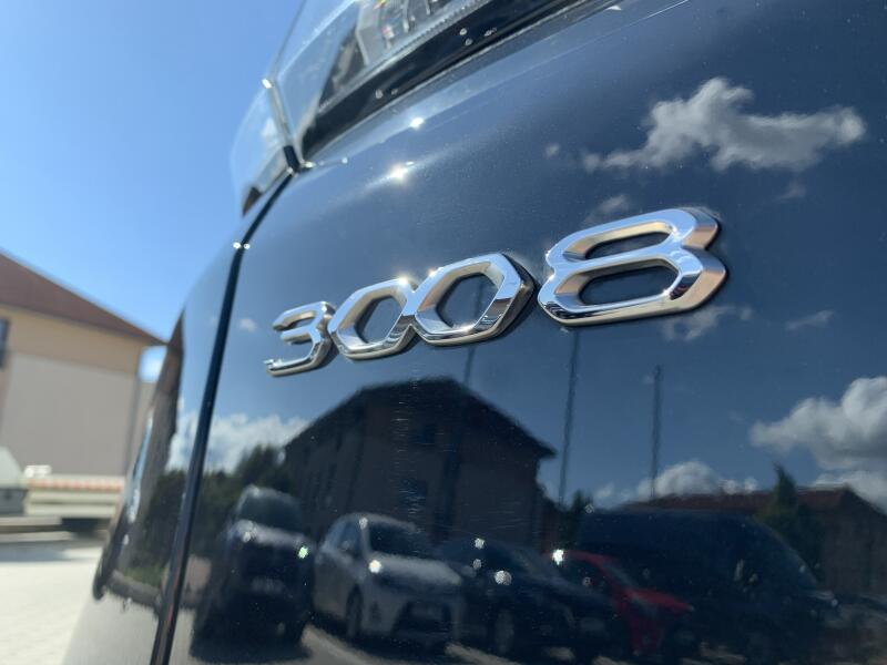 Vozidlo Peugeot 3008